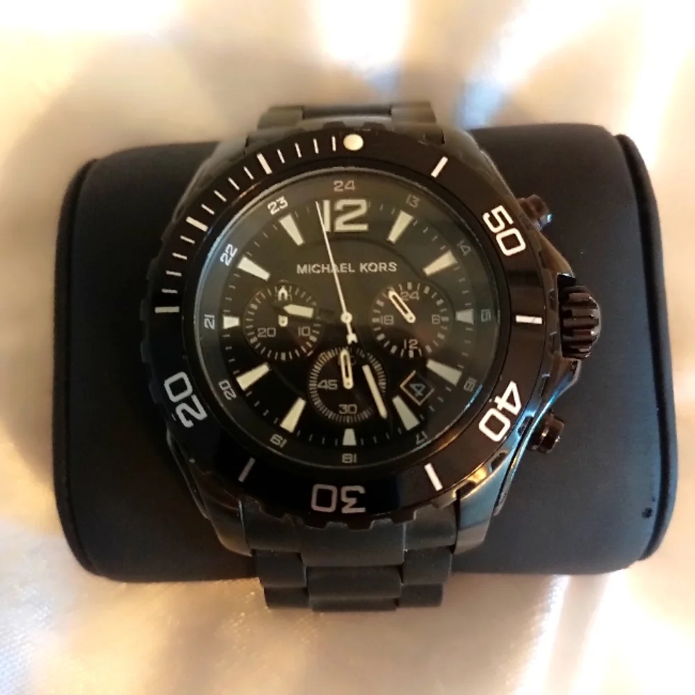 Michael Kors MK8211 black silicone oversized Chronograph men's watch